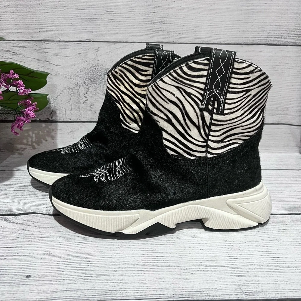 DINGO Safari Zebra Calf Hair Leather Pull on Ankle Boots Sneaker Women Size 9M